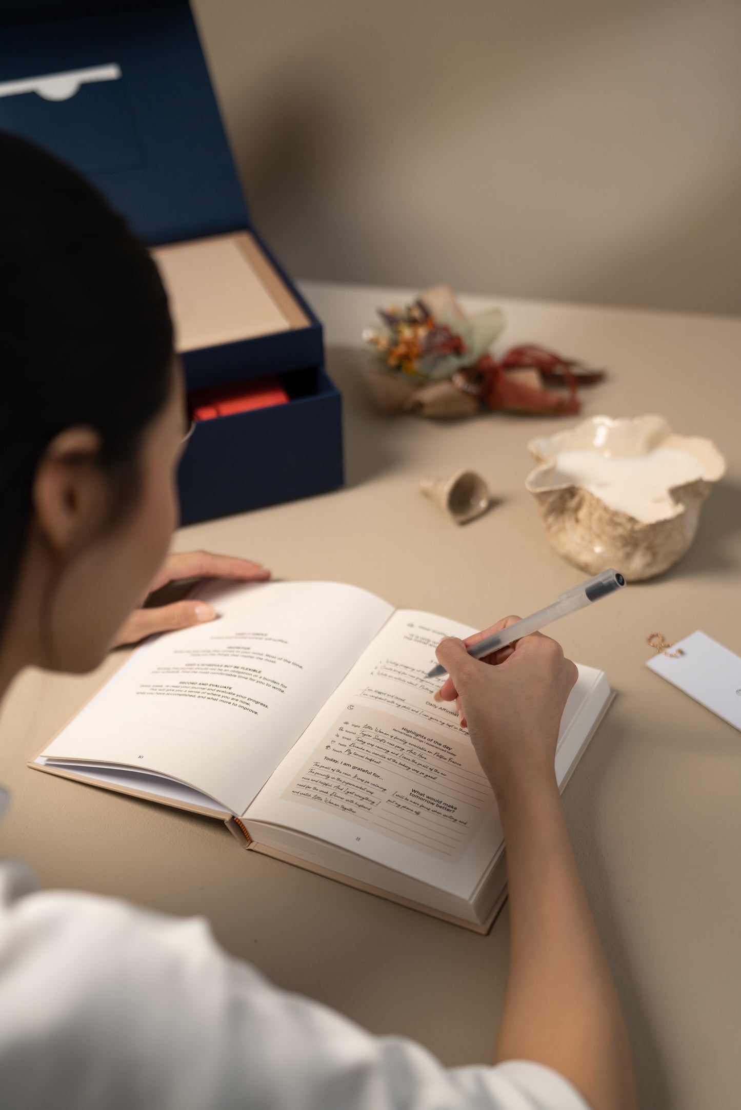 BONJOUR, MERCI—Planner and Mindfulness Journal (Undated)