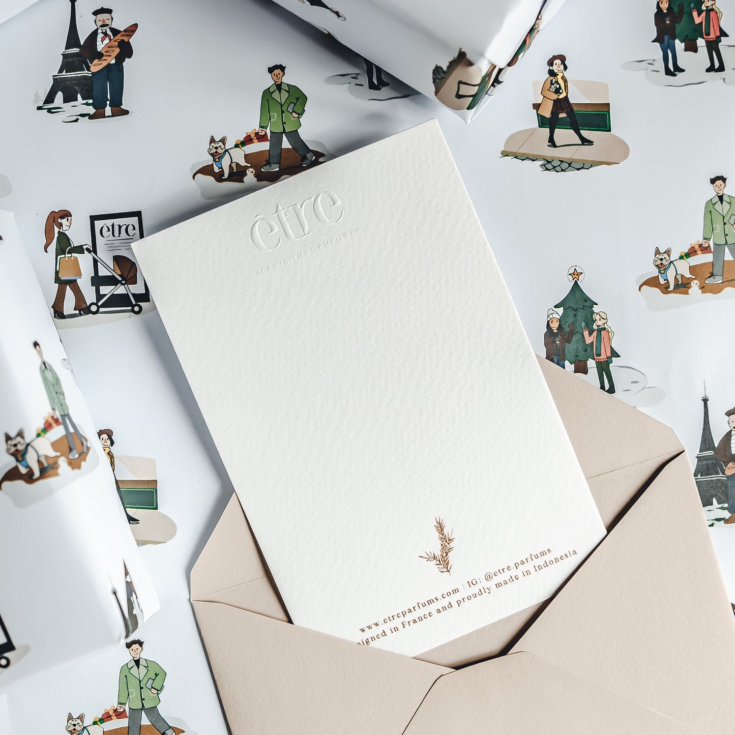 Etre Holiday Edition Gift Wrap and Greeting Card